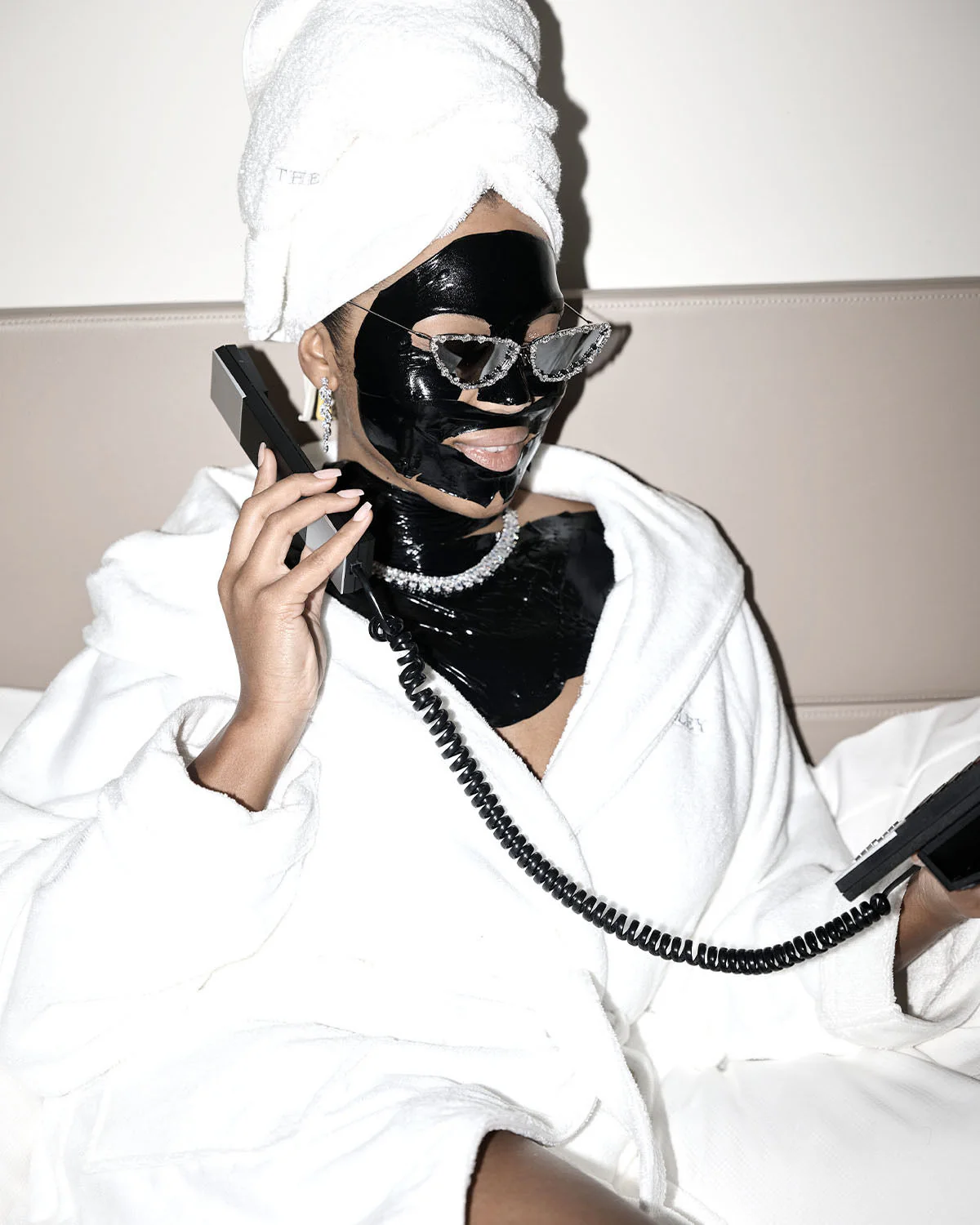 Black Diamond Lifting and Firming Neck Mask - Image 4
