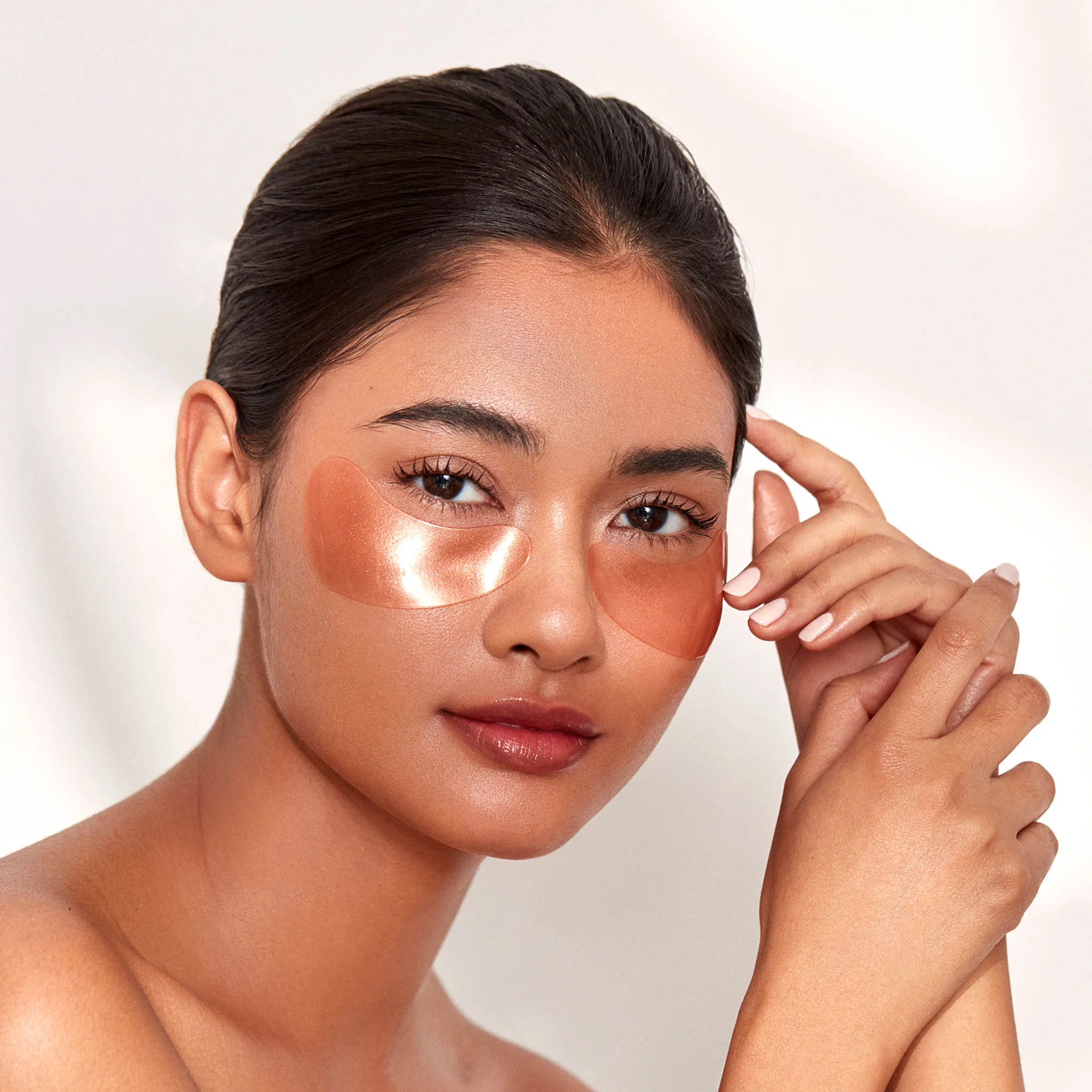 Rose Gold Illuminating Eye Mask - Image 4