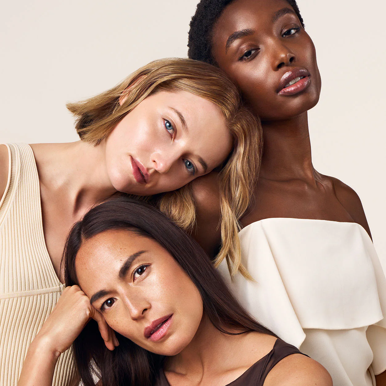 Future Skin Oil-Free Foundation - Image 4