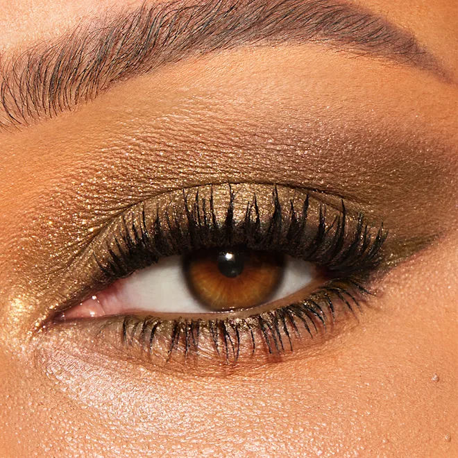 Charlotte's Palette Of Beautifying Eye Trends - Image 17