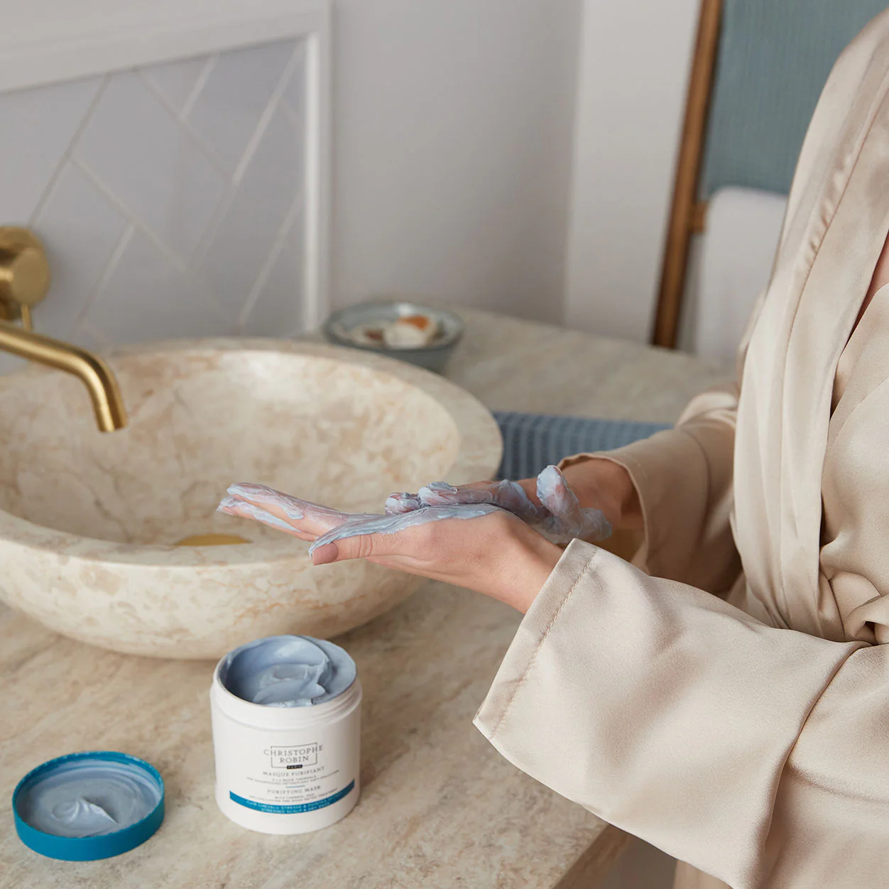Purifying Mask with Thermal Mud - Image 10