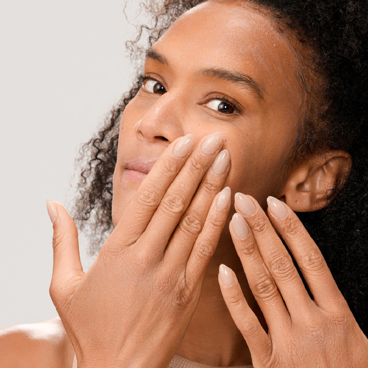 Tinted Mineral Sunscreen - Image 3