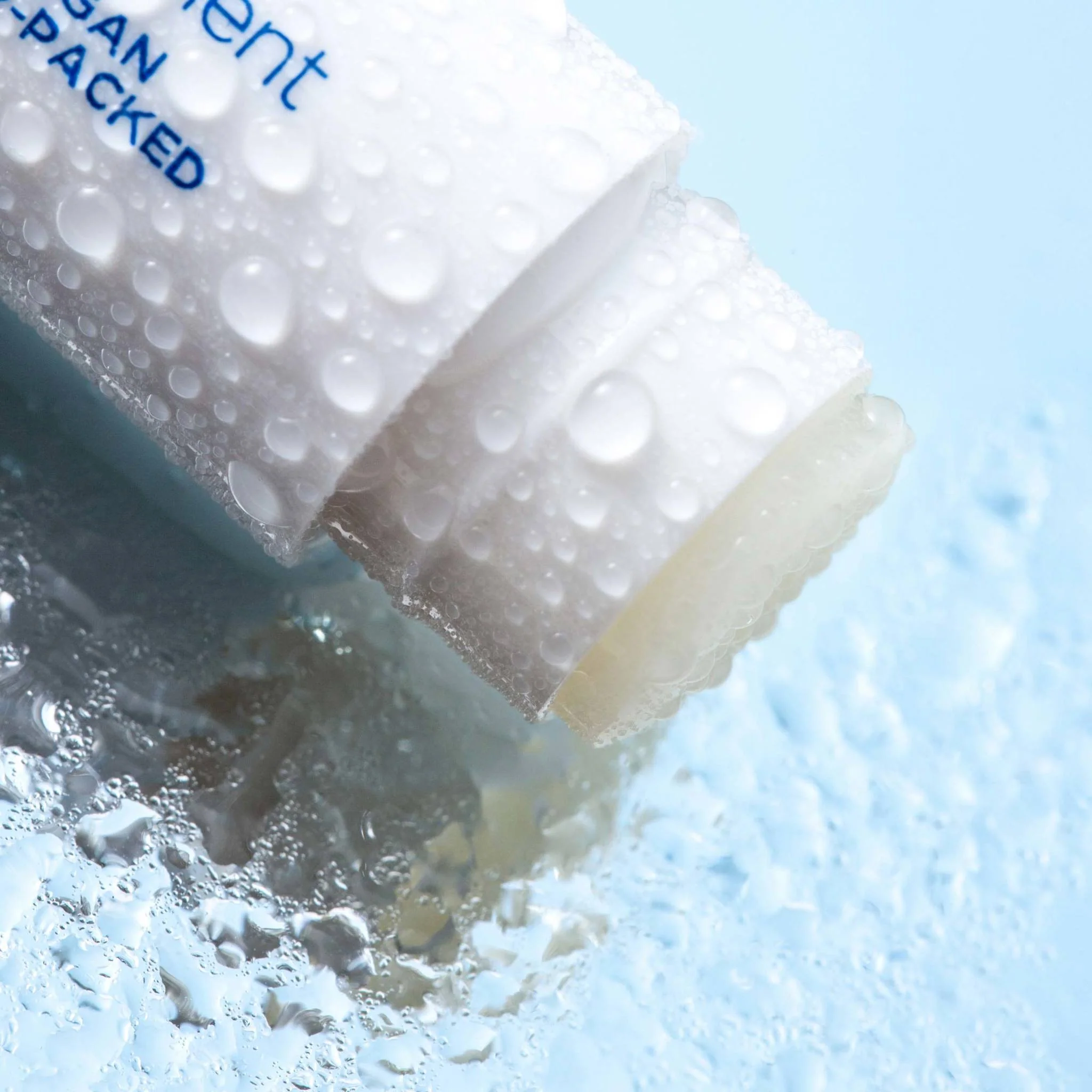 Hydraboost Lip Treatment - Image 5