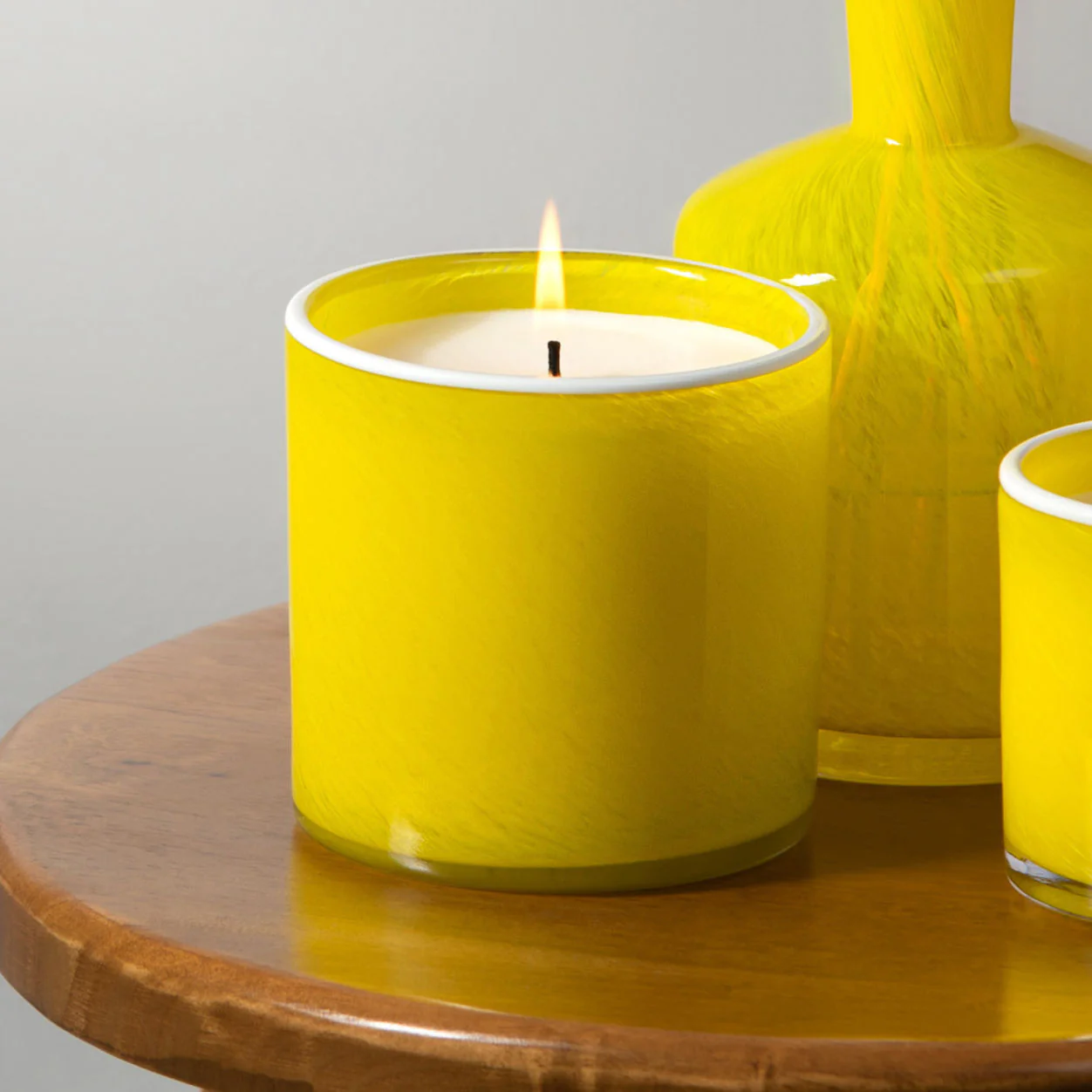 White Grapefruit Candle - Image 4