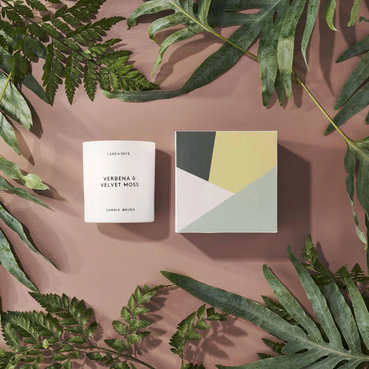 Verbena and Velvet Moss Candle - Image 4