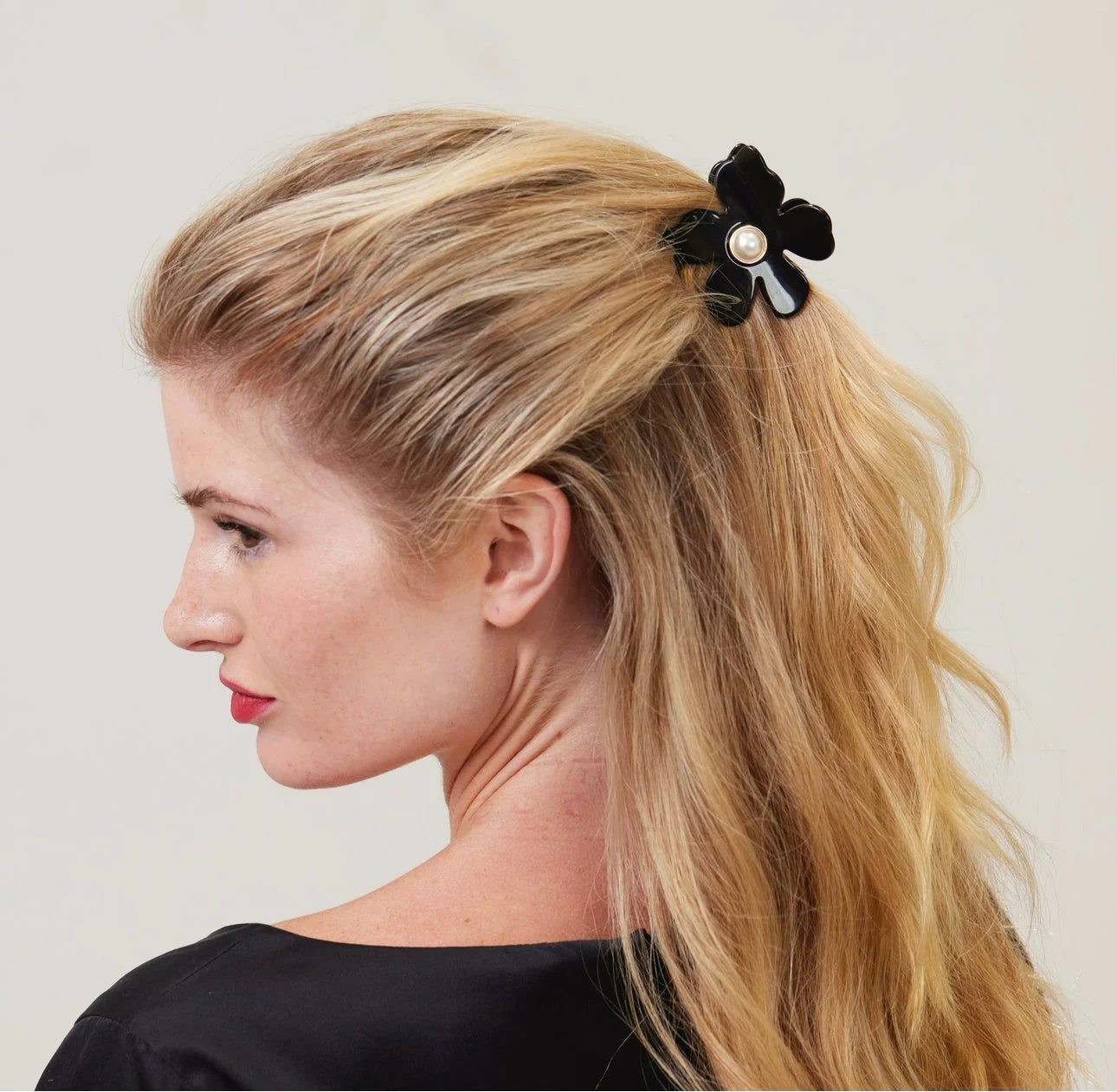 Jet Lily Claw Clip - Image 3