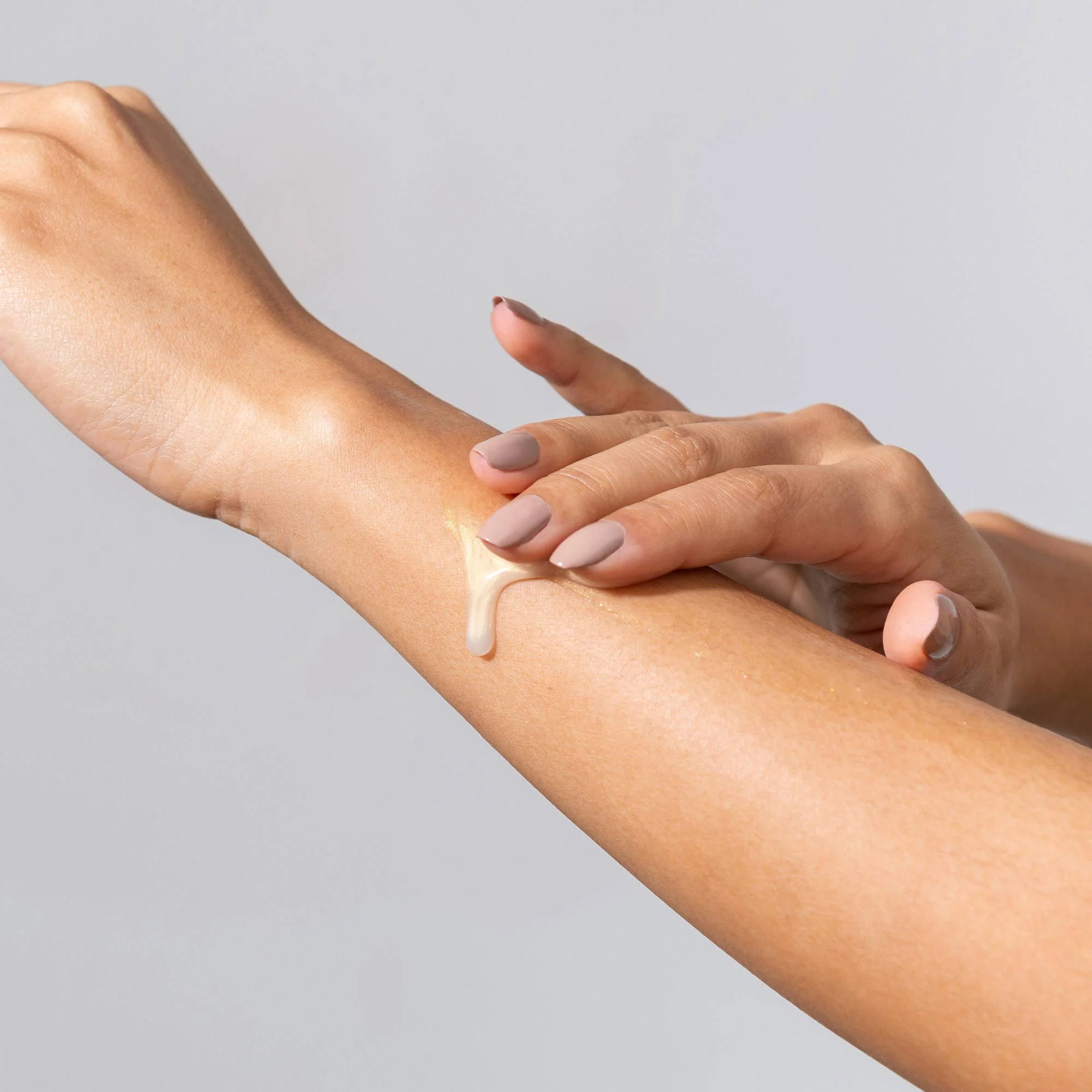 Hydraboost Gradual Tan Body Serum - Image 4