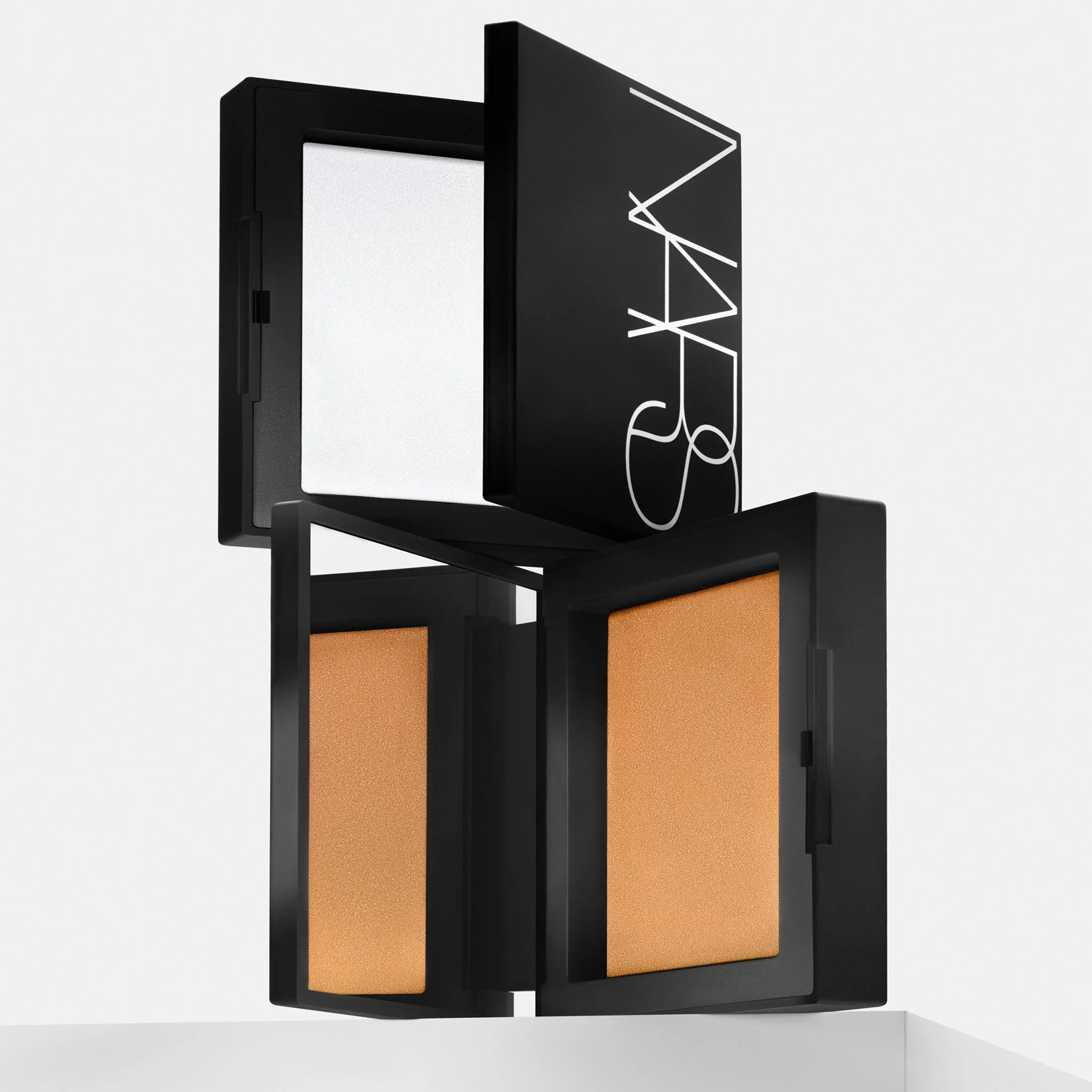 Light Reflecting Pressed Setting Powder - Image 6