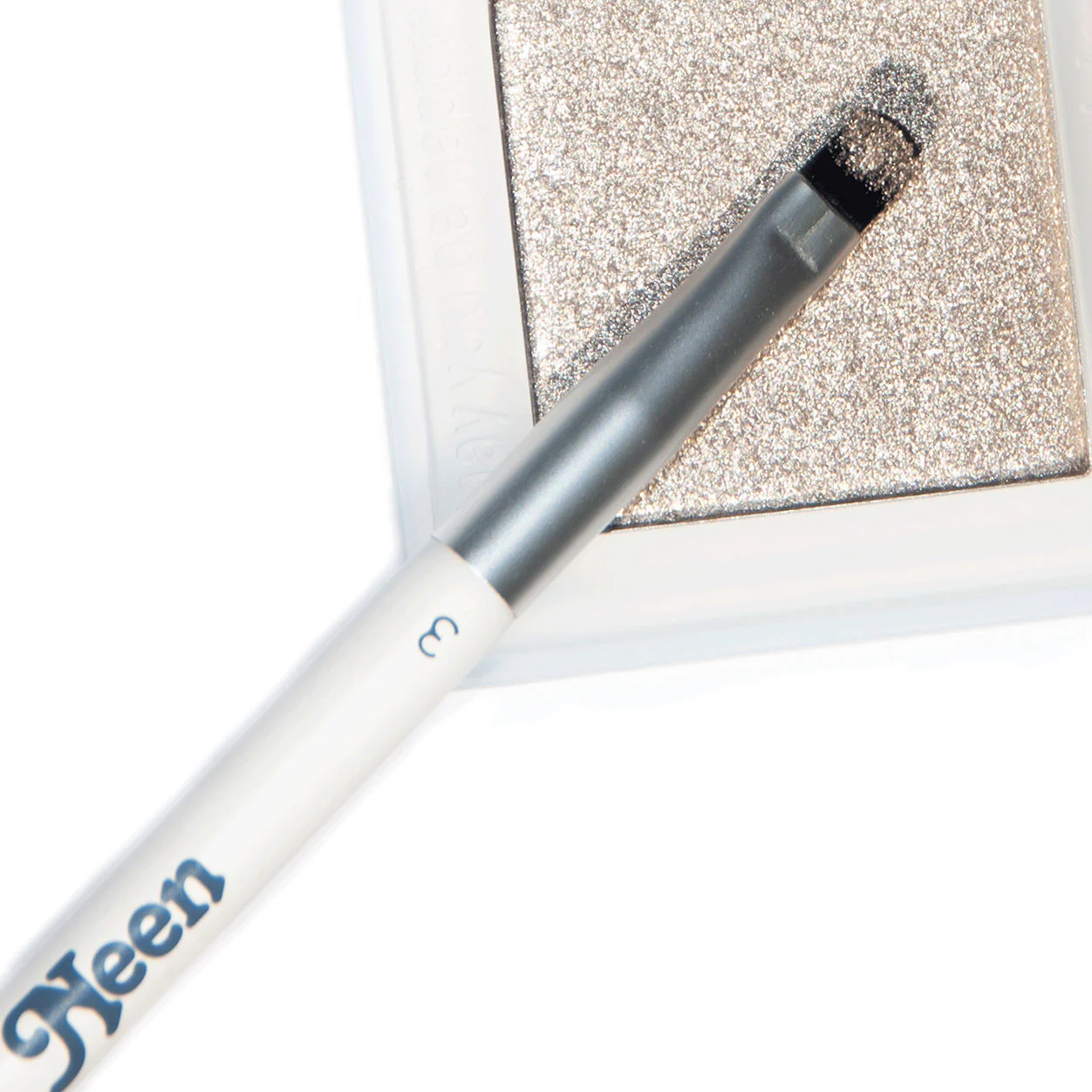 Duo Precision Eyeshadow Brush - Image 2