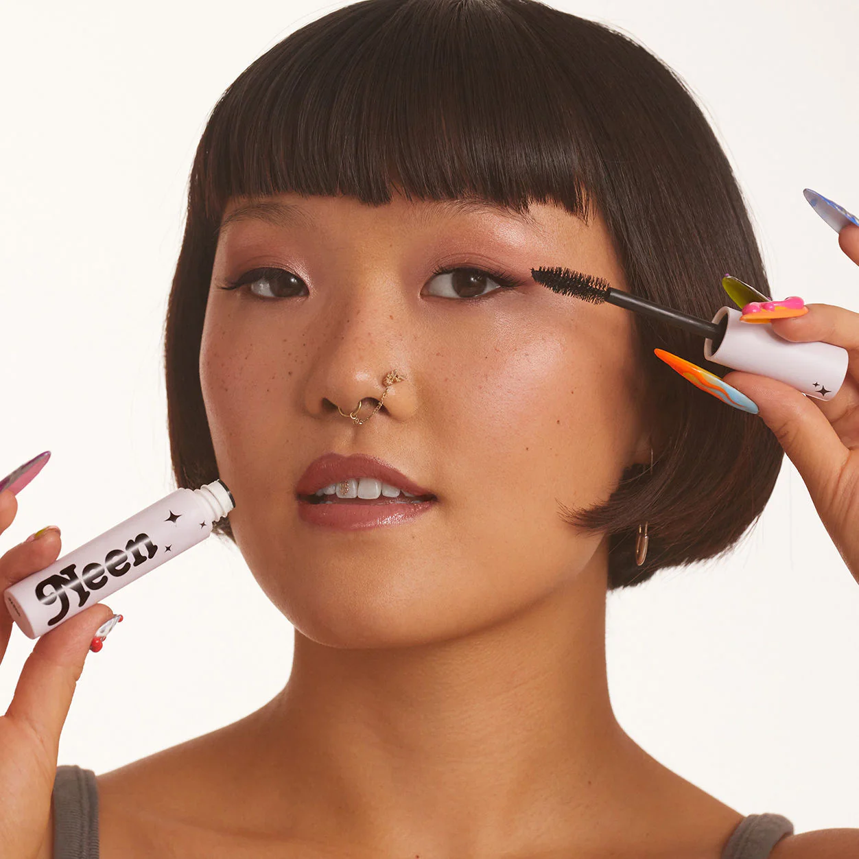 Pretty Extra Mascara - Image 4