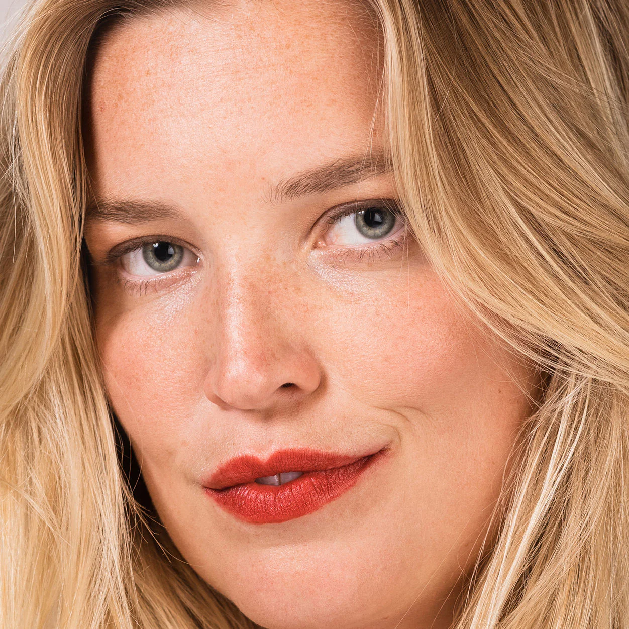 Full Bloom Sculpted Lipstick - Image 85