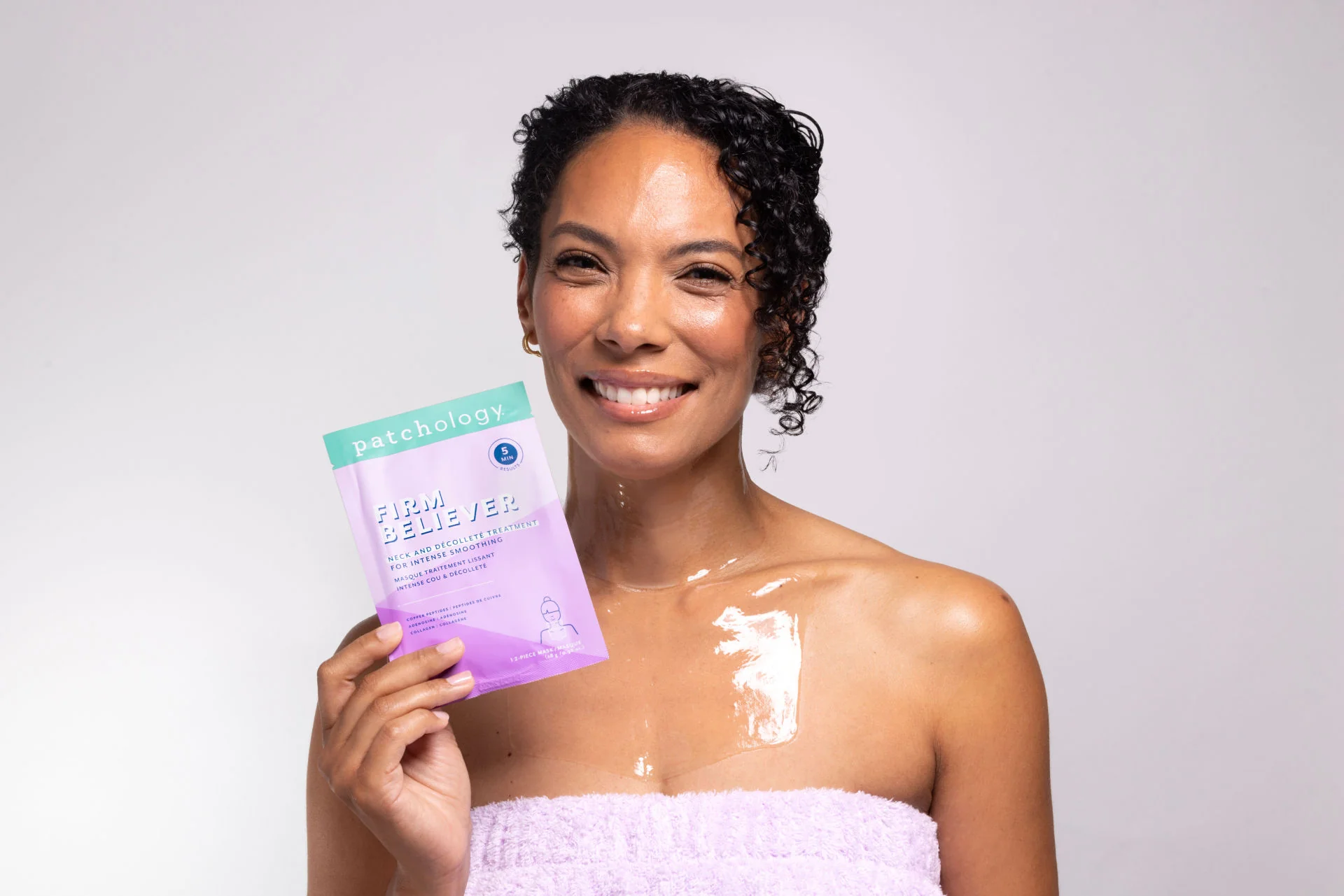 Firm Believer Neck and Décolleté Treatment for Intense Smoothing - Image 2