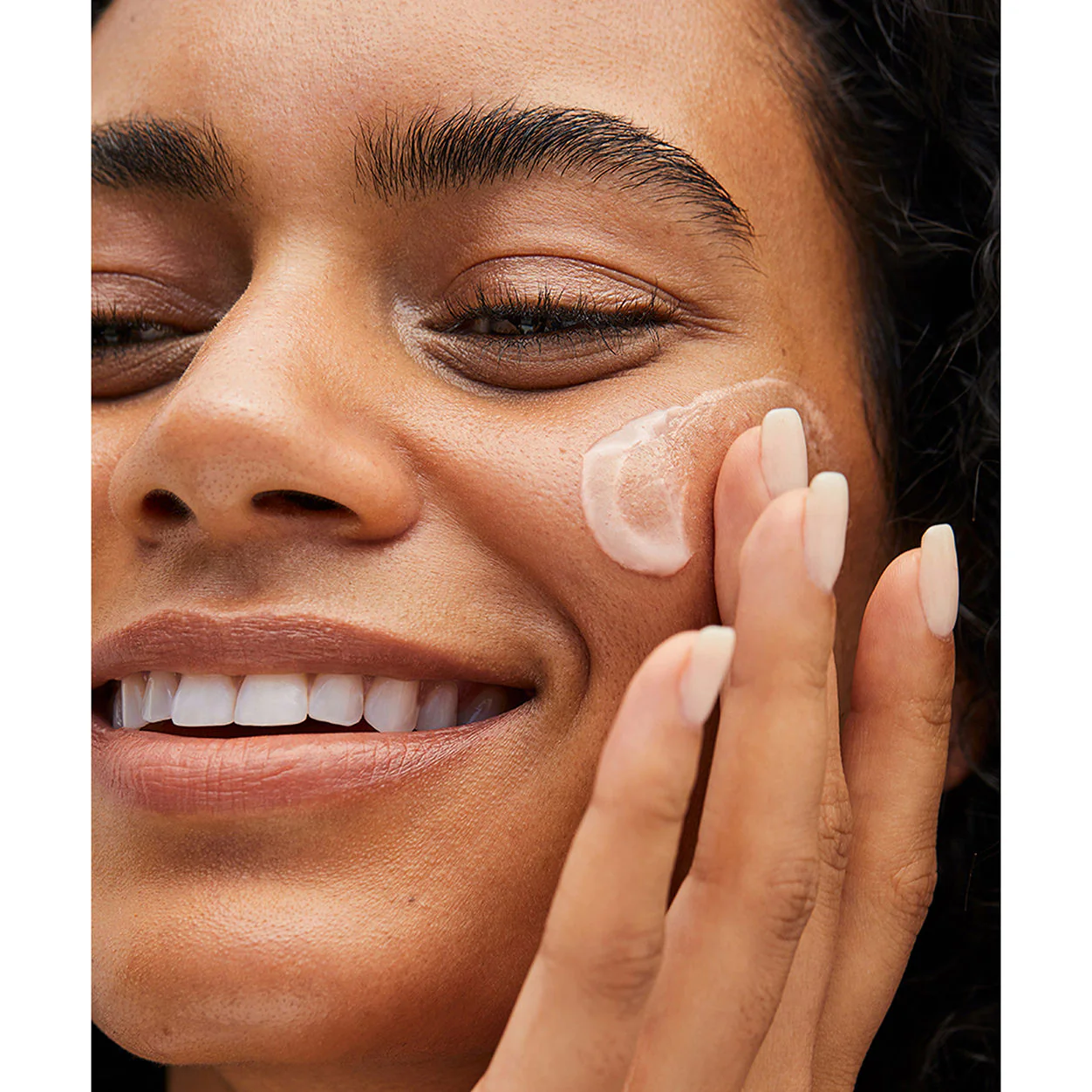 ReEvolve Radiance Locking Primer - Image 6