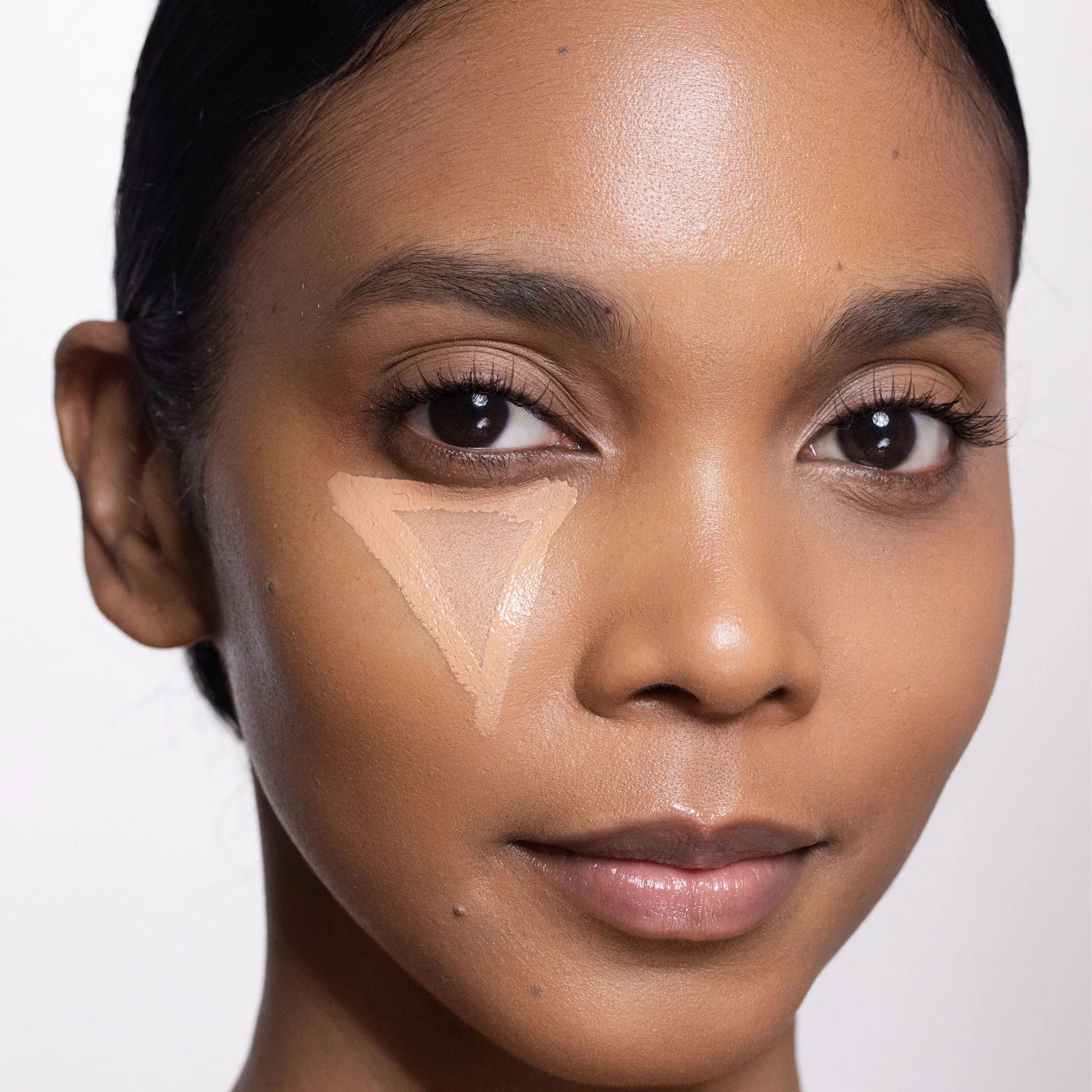 Instant Eye Lift Under Eye Concealer - Image 10