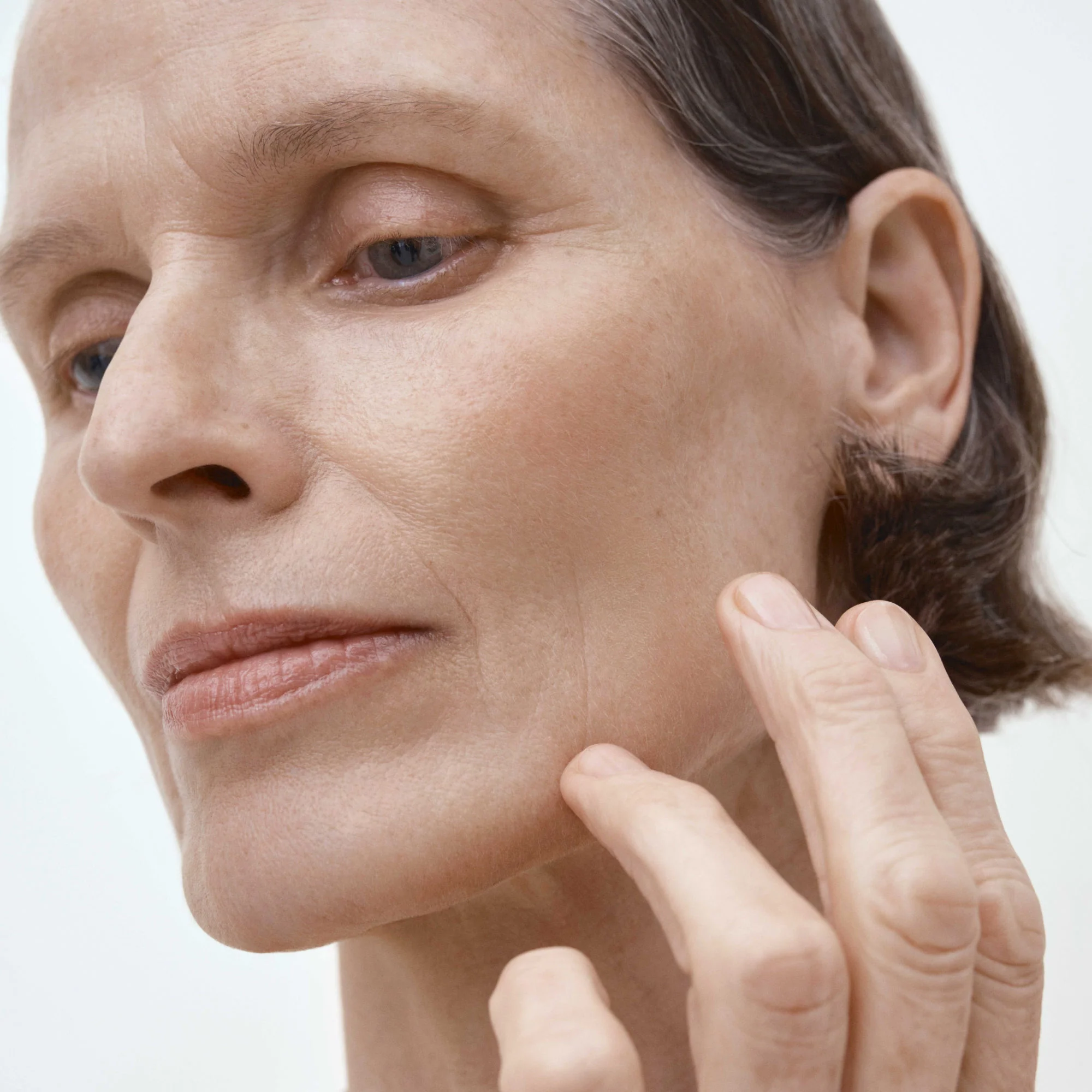The SMOOTH Dynamic Wrinkle Defense Serum - Image 6