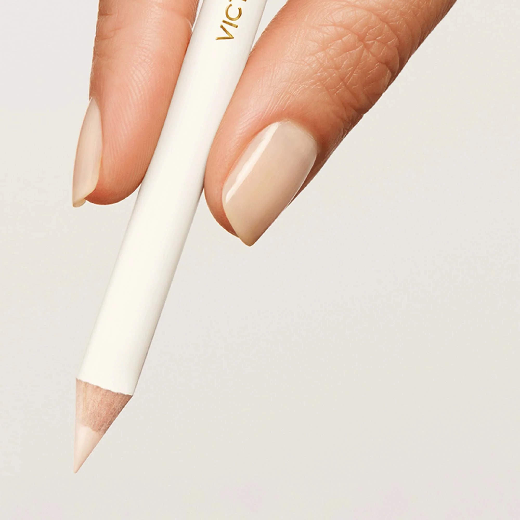 Instant Brightening Waterline Pencil - Image 4