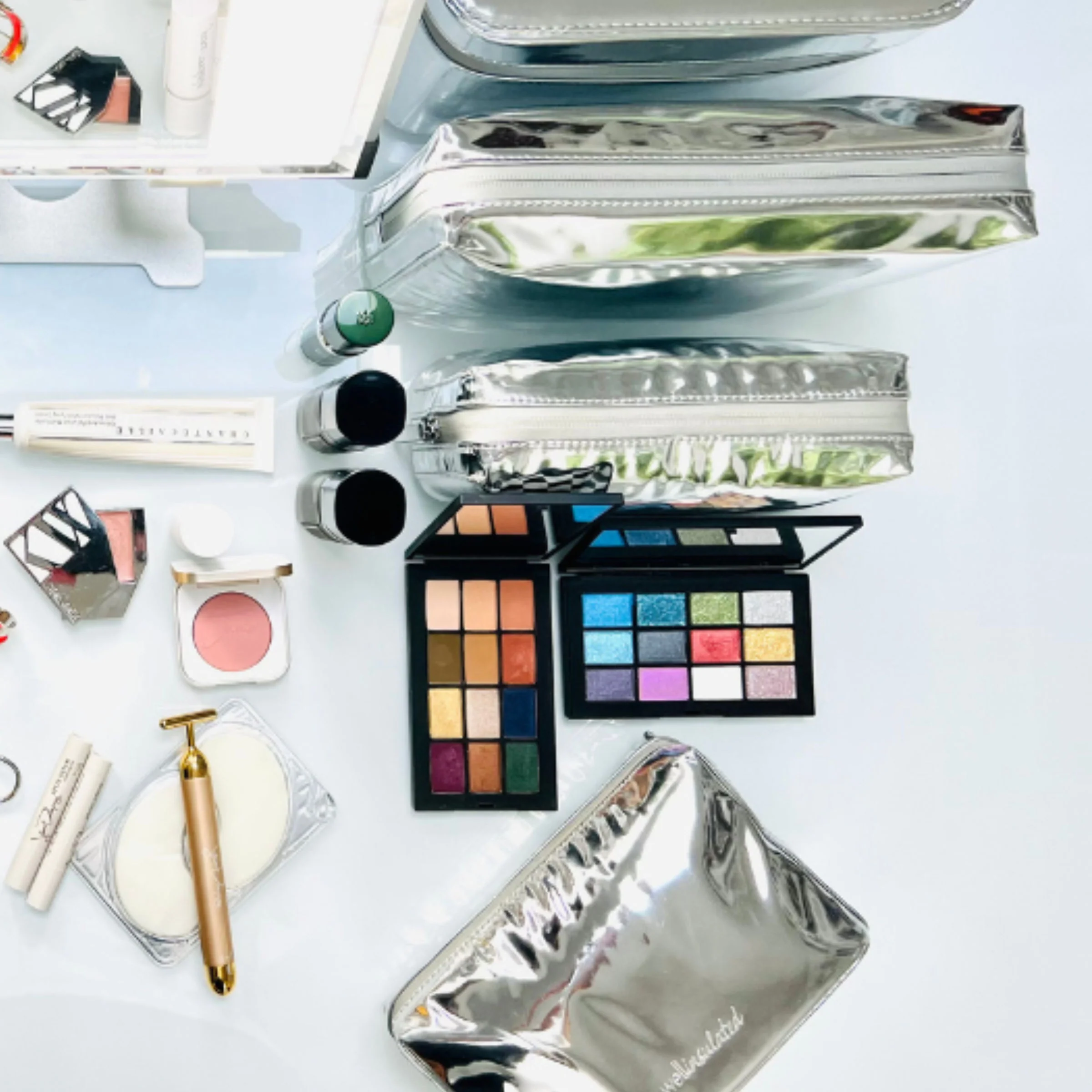 Performance Beauty Bag Large - Image 10
